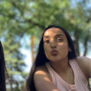 Meet your Posher, Mireya